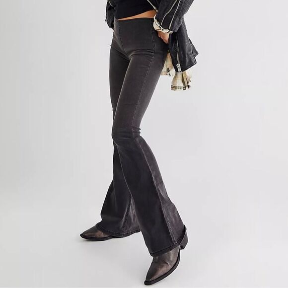 Free People Penny Pull On Flare Jean Womens 28 Faded Black - Picture 12 of 13